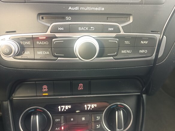 2015 Audi Q3 I (8U) Рестайлинг, белый, 1600000 рублей - вид 14