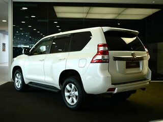 2016 Toyota Land Cruiser Prado 150 Series Рестайлинг 1, белый, 3750000 рублей, вид 4