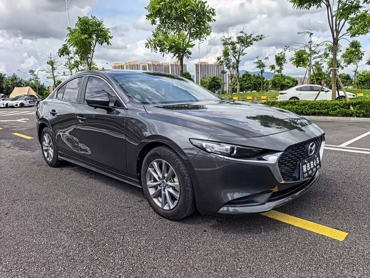 Открыть фотографии: Mazda 3 IV (BP)