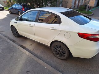 2012 Kia Rio 5-speed III, белый, 420000 рублей, вид 3