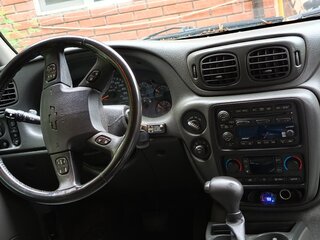 2004 Chevrolet TrailBlazer I, серебристый, 550000 рублей, вид 4
