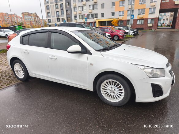 2013 Chevrolet Cruze I Рестайлинг, белый - вид 1