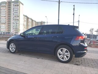 2021 Volkswagen Golf VIII, синий, 1750000 рублей, вид 2