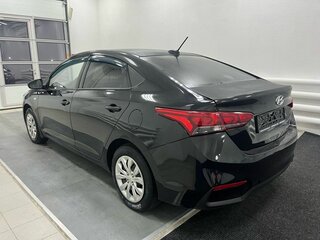 2019 Hyundai Solaris II, чёрный, 1349000 рублей, вид 5