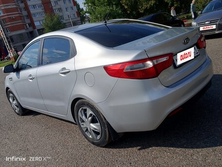 2011 Kia Rio 5-speed III, серебристый, 670000 рублей, вид 3