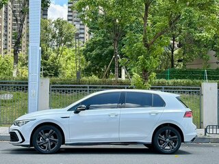 2022 Volkswagen Golf VIII, белый, 1800600 рублей, вид 3