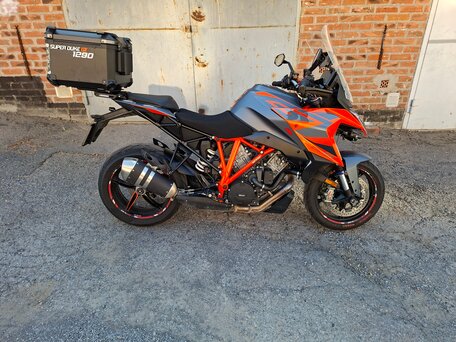 2023 KTM 1290 Super Duke GT, оранжевый, 1650000 рублей, вид 3