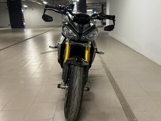 2021 Triumph Speed Triple, серый, 1250000 рублей, вид 3