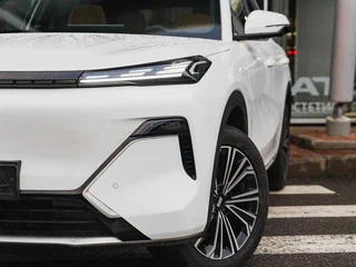 2026 Geely EX5 Гибрид EM-i, белый, 3935290 рублей, вид 5
