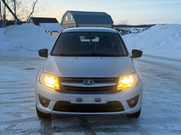 2015 Lada (ВАЗ) Granta I, серебристый, 310000 рублей - вид 1