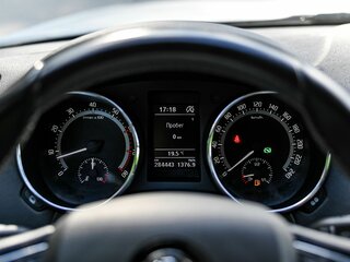 2017 Skoda Yeti I Рестайлинг, белый, 754000 рублей, вид 5