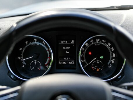 2017 Skoda Yeti I Рестайлинг, белый, 770000 рублей, вид 5