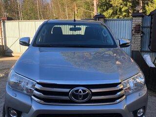 2015 Toyota Hilux VIII, серебристый, 3500000 рублей, вид 2