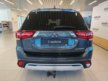 2019 Mitsubishi Outlander III Рестайлинг 3, серый, 1673000 рублей, вид 4