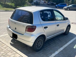 2000 Toyota Vitz I (P10), серебристый, 350000 рублей, вид 2
