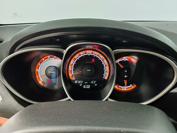2019 Lada (ВАЗ) Vesta SW Cross I, оранжевый, 855000 рублей - вид 12