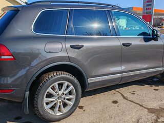 2011 Volkswagen Touareg II, чёрный, 2250000 рублей, вид 2