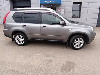 2011 Nissan X-Trail II Рестайлинг, серебристый, 1550000 рублей, вид 1