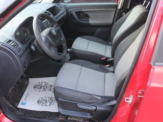 2011 Skoda Fabia II Рестайлинг, красный, 230000 рублей, вид 5