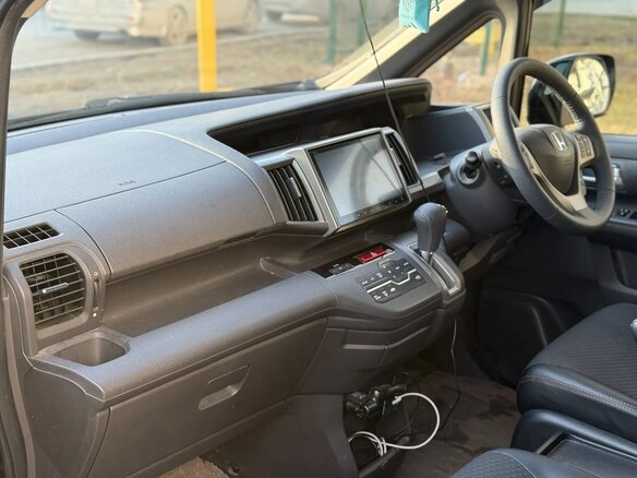 2014 Honda Stepwgn IV Рестайлинг, чёрный, 1499990 рублей - вид 12