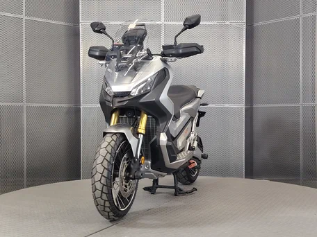 2017 Honda X-ADV, серый, 989000 рублей, вид 3