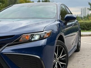 2022 Toyota Camry VIII (XV70) Рестайлинг, синий, 3150000 рублей, вид 5