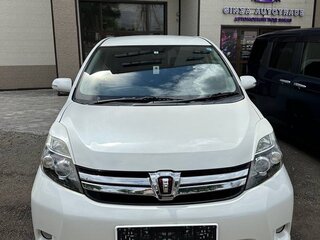 2015 Toyota ISis I Рестайлинг, белый, 1260000 рублей, вид 3