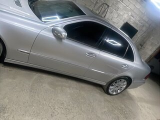2002 Mercedes-Benz E-Класс 320 III (W211, S211), серебристый, 850000 рублей, вид 4