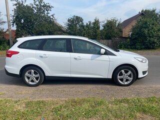 2018 Ford Focus III Рестайлинг, белый, 970000 рублей, вид 4