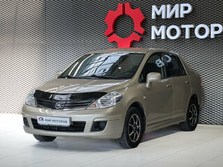 2013 Nissan Tiida I Рестайлинг, серебристый, 950000 рублей, вид 1