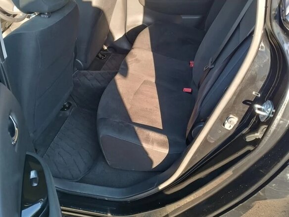 2014 Nissan Leaf (EM57) I (ZE0/AZE0), чёрный, 1450000 рублей - вид 14