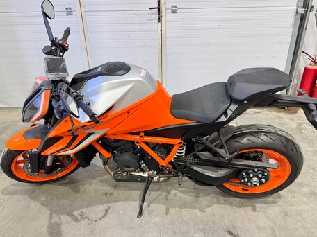 2022 KTM 1290 Super Duke R, оранжевый, 1599000 рублей, вид 1