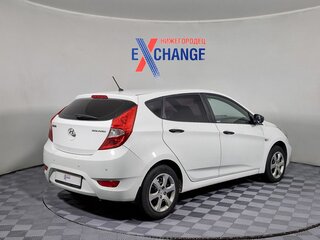 2013 Hyundai Solaris I, белый, 599000 рублей, вид 3