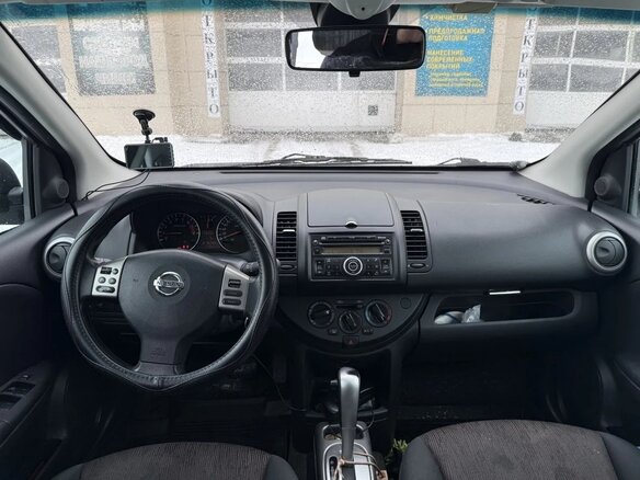 2010 Nissan Note I Рестайлинг, серебристый, 630000 рублей - вид 7