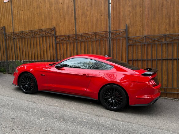 2019 Ford Mustang VI Рестайлинг, красный, 4700000 рублей - вид 8