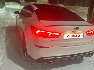 2018 Kia Optima IV Рестайлинг, белый, 2000000 рублей, вид 3