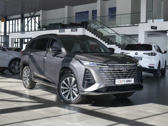 2024 Changan CS75 Plus III, серый, 2900000 рублей - вид 2