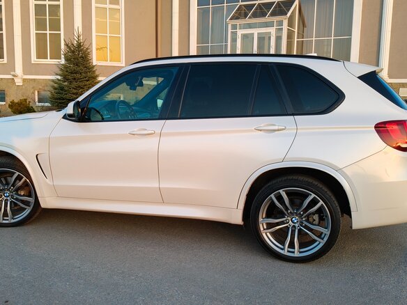 2018 BMW X5 30d III (F15), белый, 4900000 рублей - вид 25