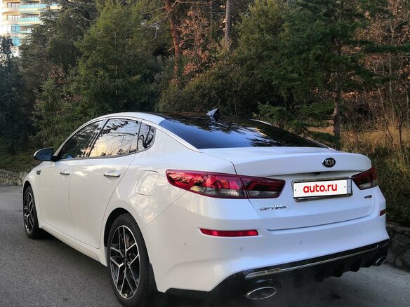 2018 Kia Optima IV Рестайлинг, белый, 2250000 рублей - вид 5