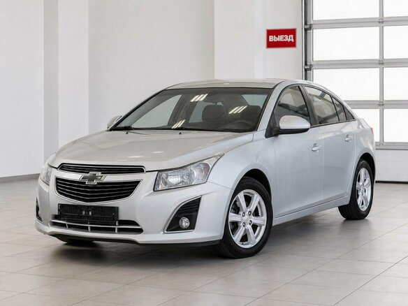2014 Chevrolet Cruze I Рестайлинг, серебристый, 700000 рублей - вид 2