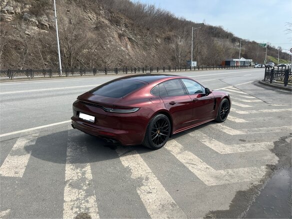 2020 Porsche Panamera II Рестайлинг, красный, 11594775 рублей - вид 8
