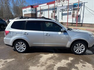 2011 Subaru Forester III Рестайлинг, серебристый, 820000 рублей, вид 3