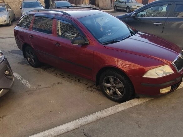 2007 Skoda Octavia II (A5), красный, 420000 рублей - вид 3