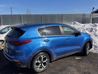 2020 Kia Sportage IV Рестайлинг, синий, 2020000 рублей, вид 4