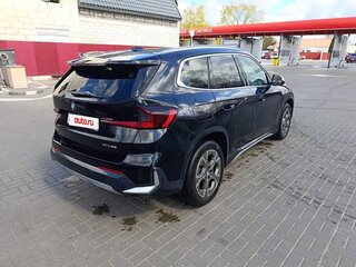 2023 BMW X1 28i xDrive III (U11/U12), чёрный, 2989606 рублей, вид 5
