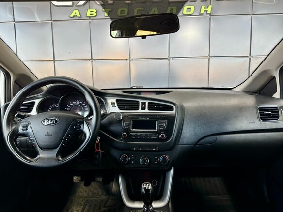 2014 Kia Ceed II, белый - вид 14