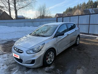 2013 Hyundai Solaris I, серебристый, 420000 рублей, вид 1