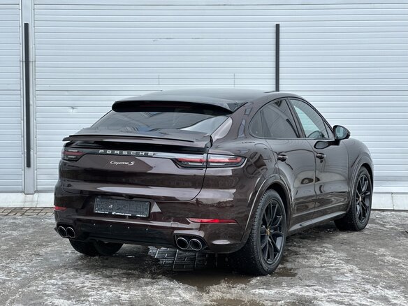 2020 Porsche Cayenne S Coupé III, коричневый, 10400000 рублей - вид 4