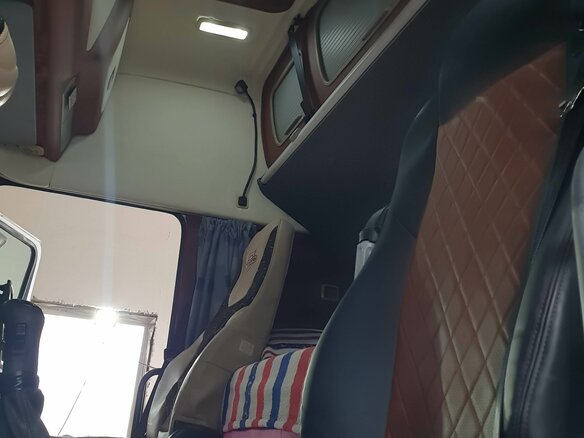 2004 Volvo FH, серебристый, 5500000 рублей - вид 8