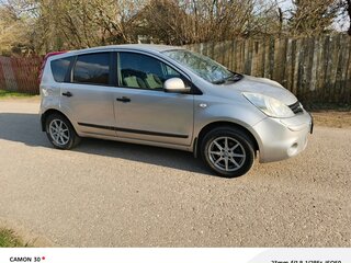 2011 Nissan Note I Рестайлинг, серебристый, 600000 рублей, вид 2